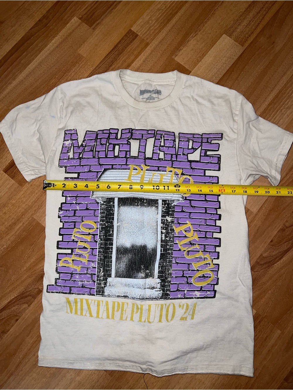 Mixtape Pluto '24 White Graphic Tee - Medium. Rapper Future Merch.